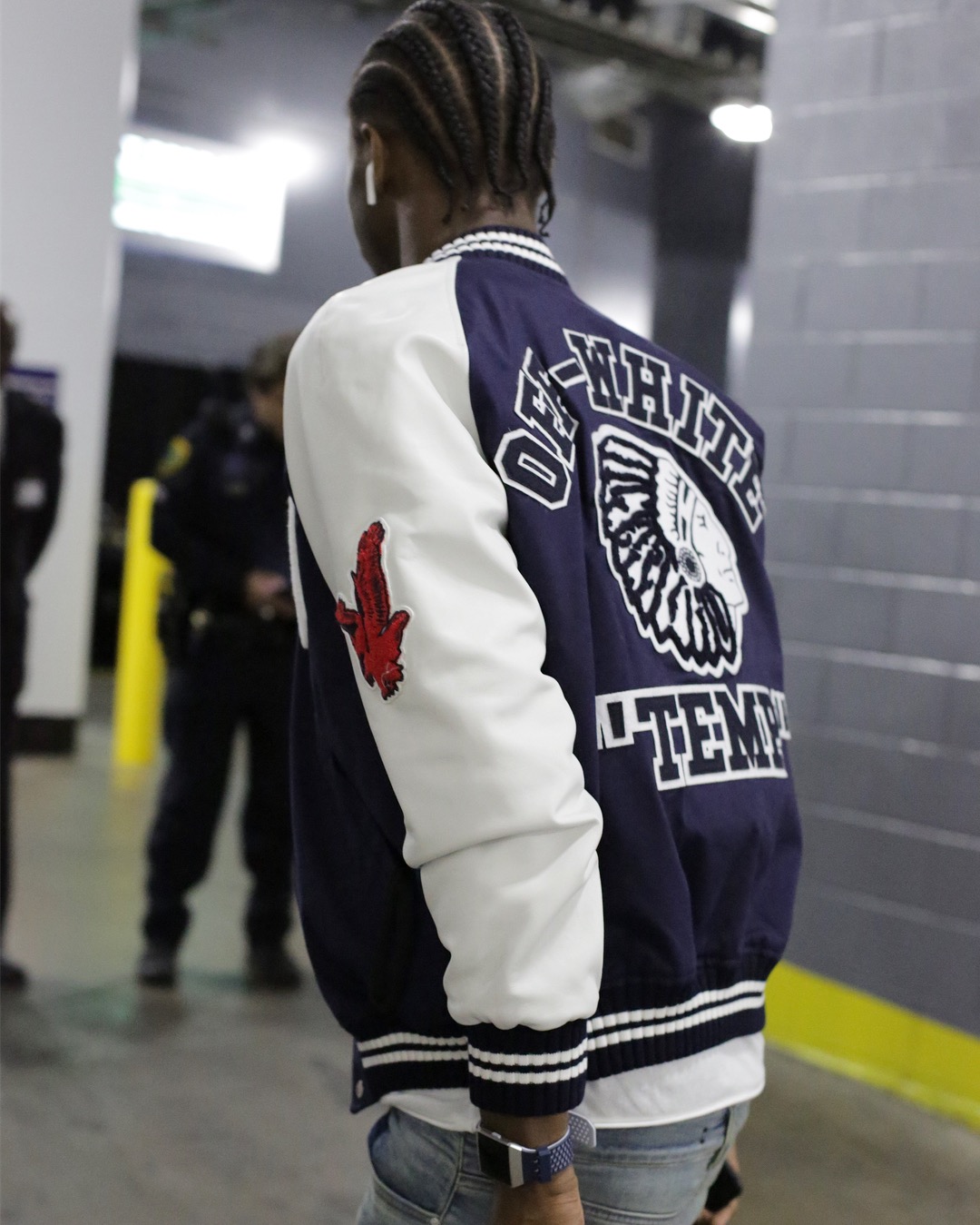 熊猫体育官网网址-赛地聚焦:全明星赛窗口期热度飙升;明尼苏达森林狼门线救险;压力陡增;资深球员宣示担当